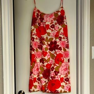 Ann Taylor Floral Dress, size 4 in EUC.